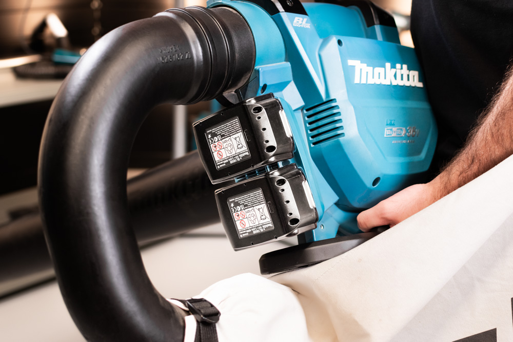 Makita DUB363 bladblazer met LXT 2x18 V accu's